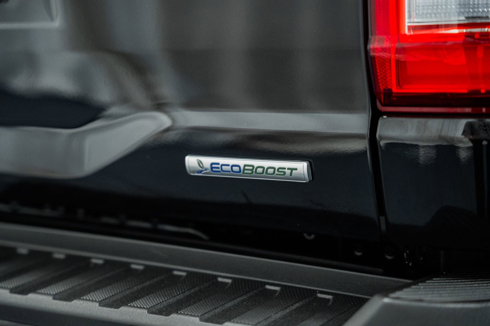 Used 2023 Ford F150 Lariat w/ Equipment Group 502A High image 9