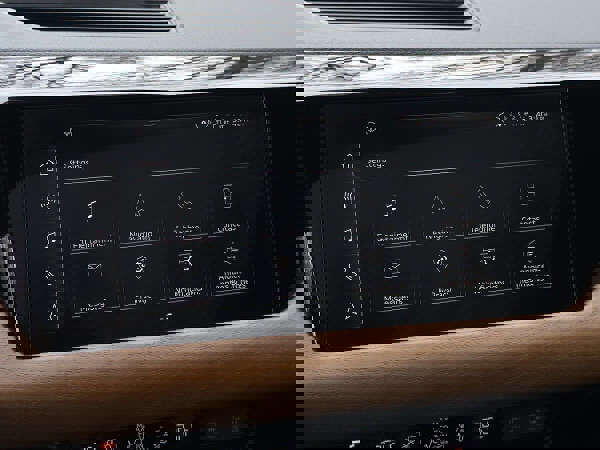 Used 2022 Audi e-tron GT Premium Plus image 47