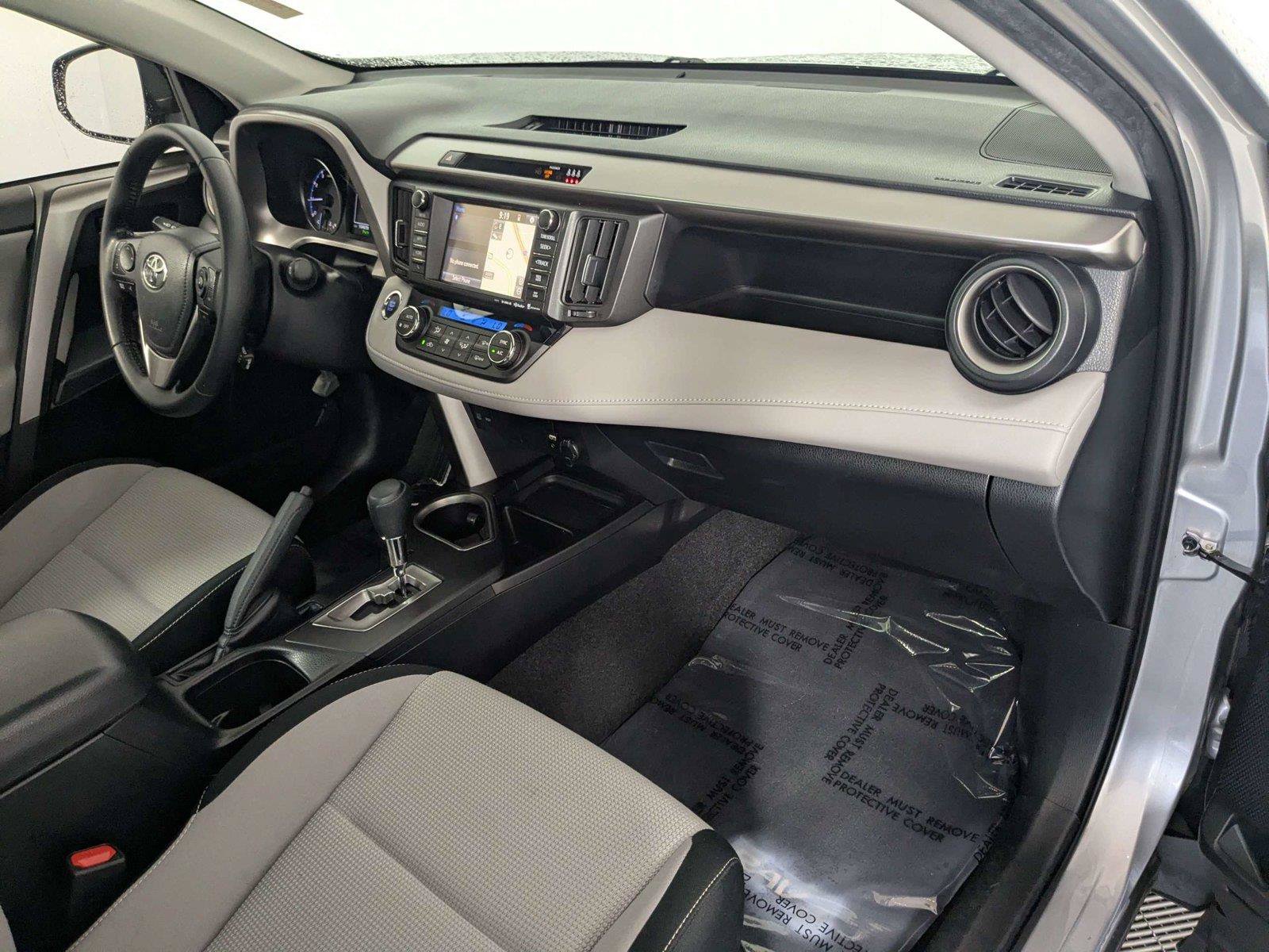 Used 2018 Toyota RAV4 XLE FWD image 34