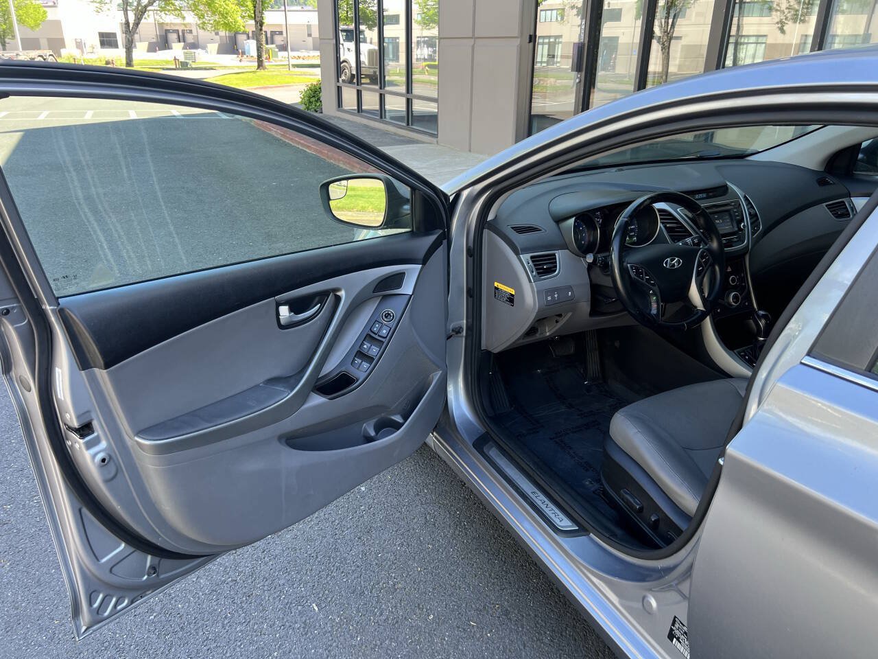Used 2014 Hyundai Elantra Limited FWD image 7