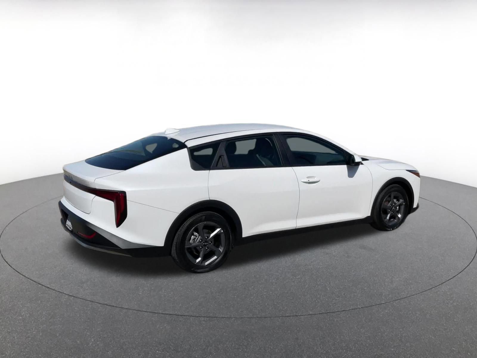 Used 2025 Kia K4 LXS image 15