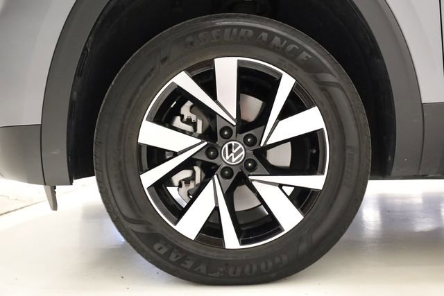 Used 2023 Volkswagen Atlas Cross Sport SE image 8