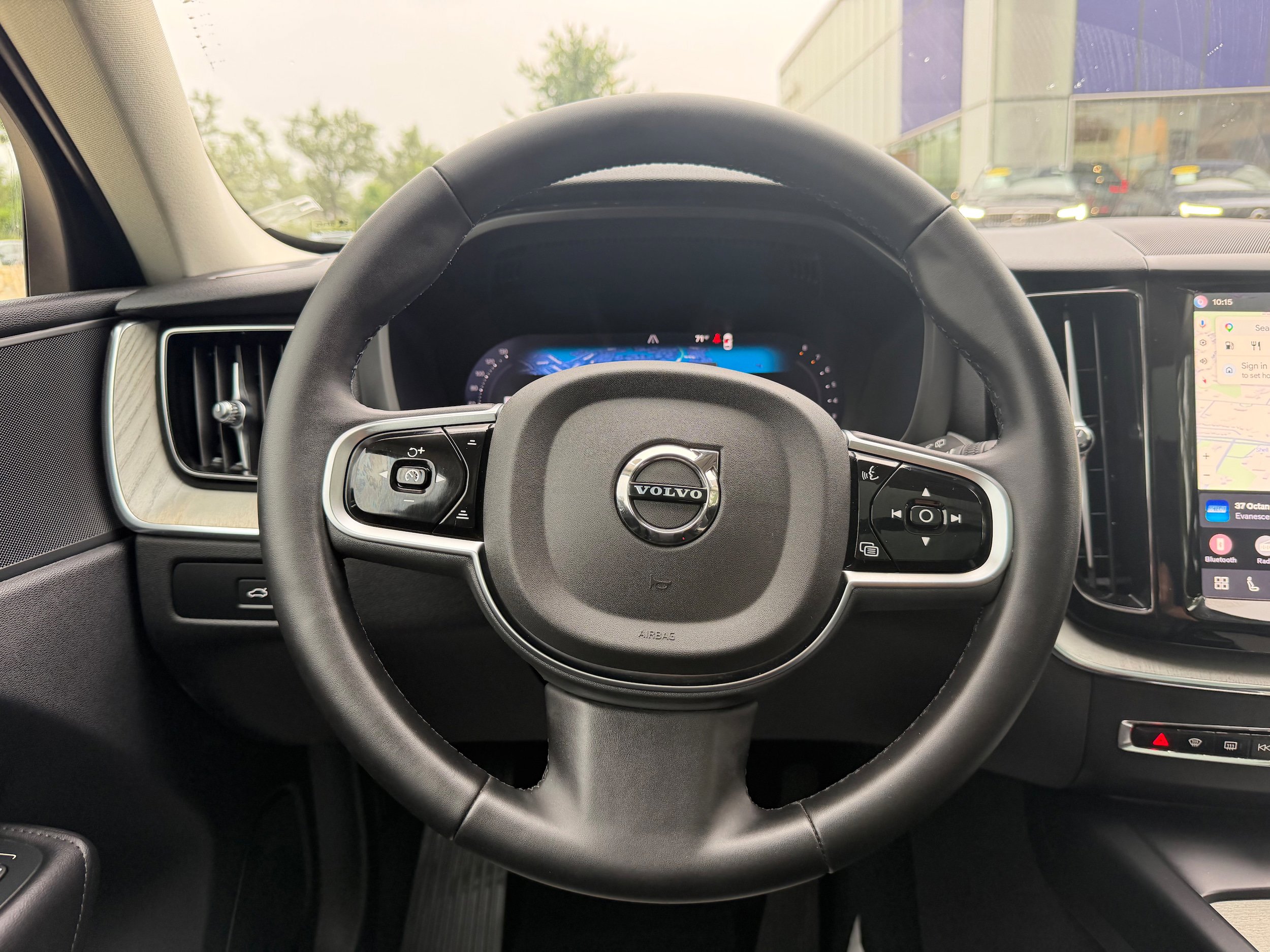 Certified 2025 Volvo XC60 B5 Plus AWD/4WD image 17