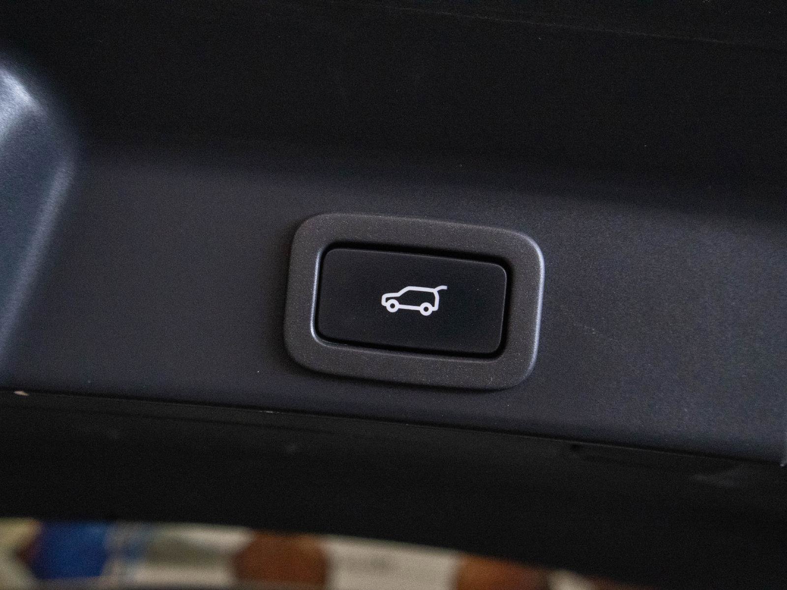 Used 2020 Jaguar F-PACE Prestige image 26