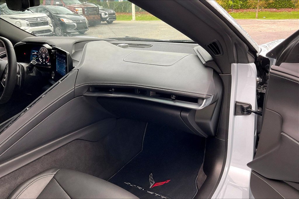 Used 2024 Chevrolet Corvette Stingray Coupe w/ 1LT RWD image 17
