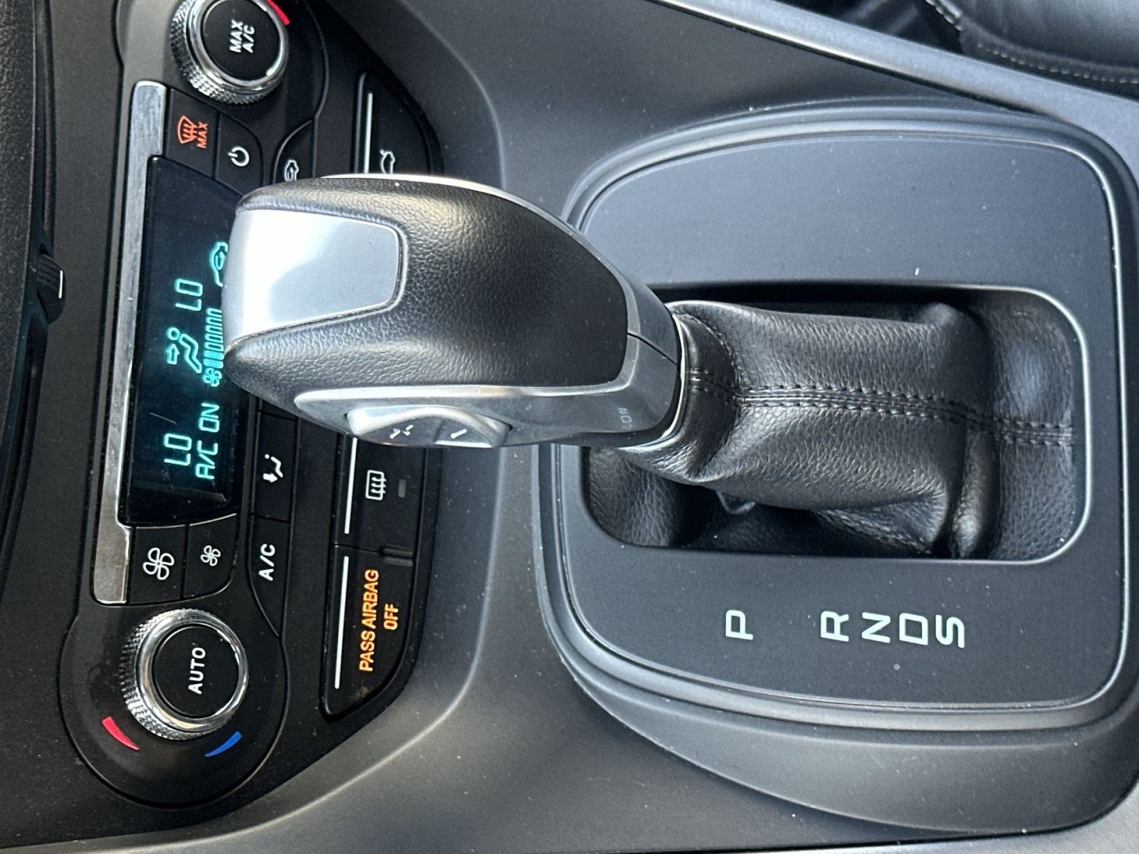 Used 2015 Ford Escape SE w/ Equipment Group 201A AWD/4WD image 30