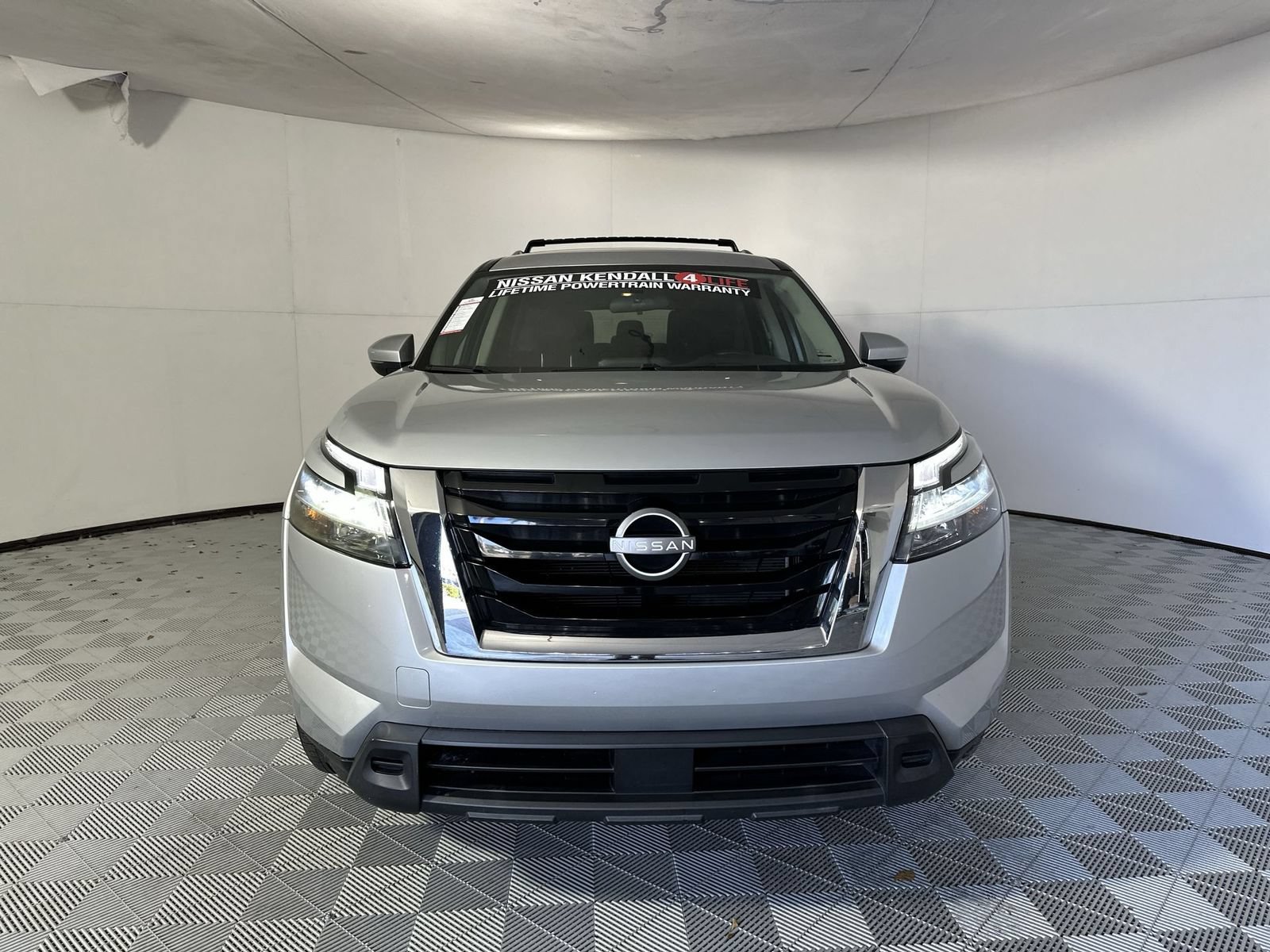 Certified 2022 Nissan Pathfinder SV FWD image 3