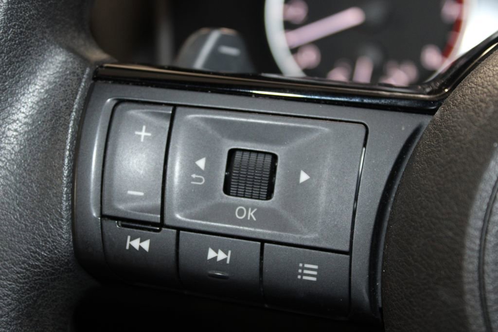 Used 2023 Nissan Rogue SV AWD/4WD image 19