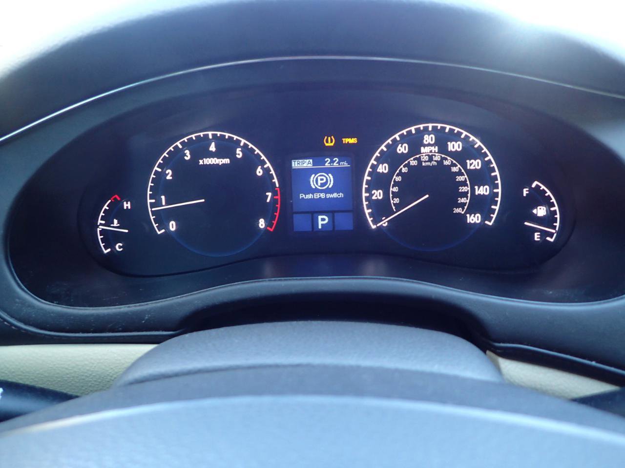 Used 2011 Hyundai Genesis 4.6 RWD image 18