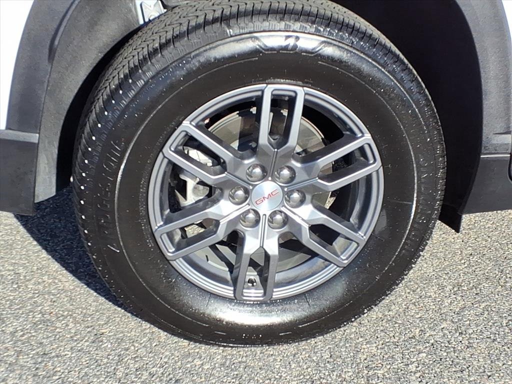 Used 2025 GMC Acadia Elevation image 7