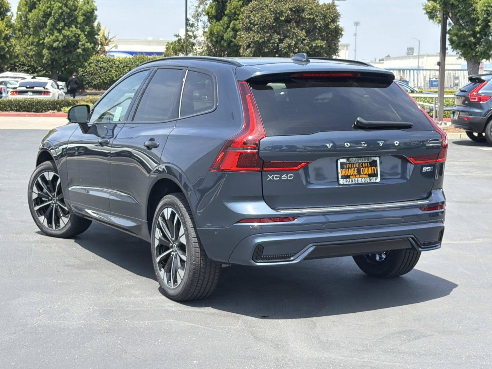 New 2026 Volvo XC60 B5 Plus w/ Climate Package AWD/4WD image 5