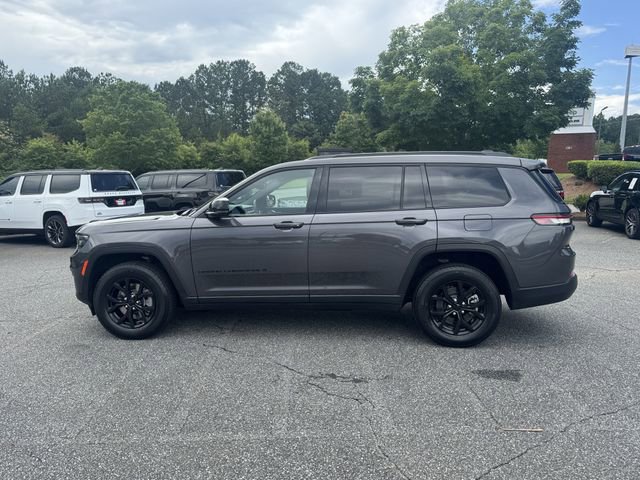 Used 2024 Jeep Grand Cherokee L Laredo AWD/4WD image 2