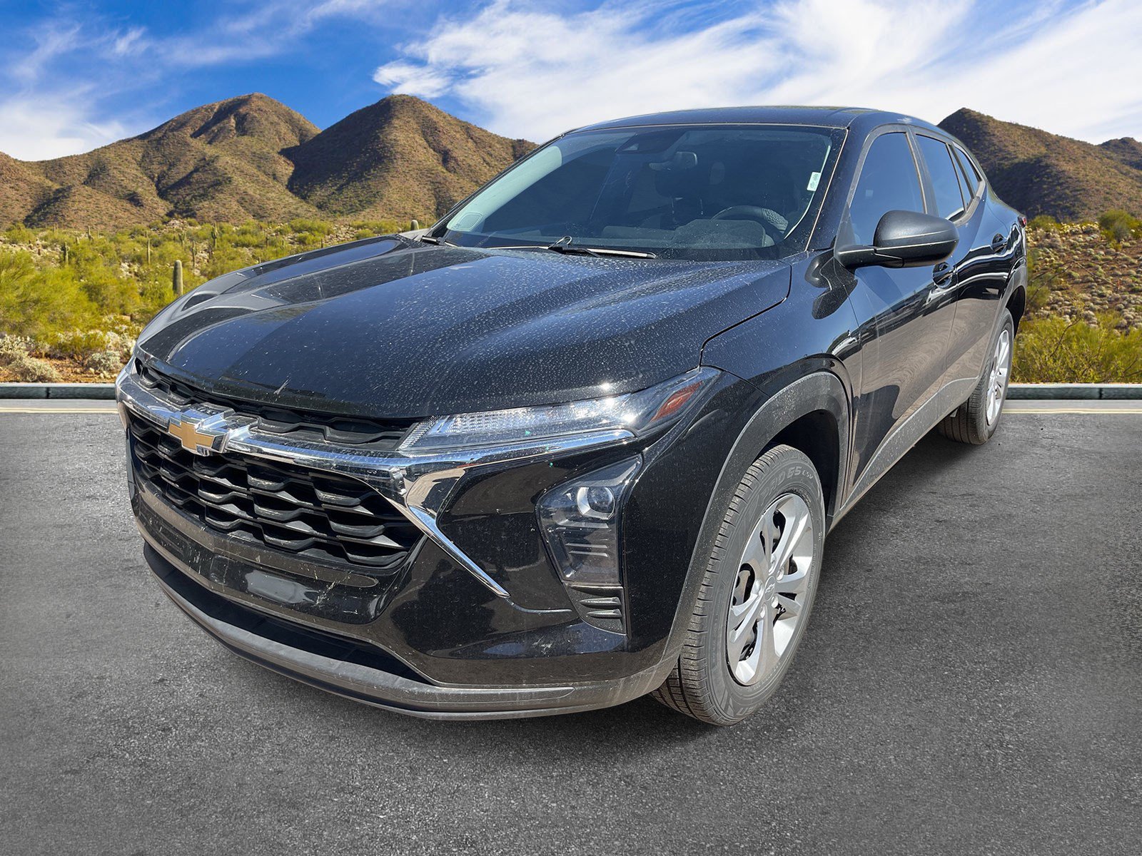 Used 2024 Chevrolet Trax LS w/ Driver Confidence Package FWD image 2