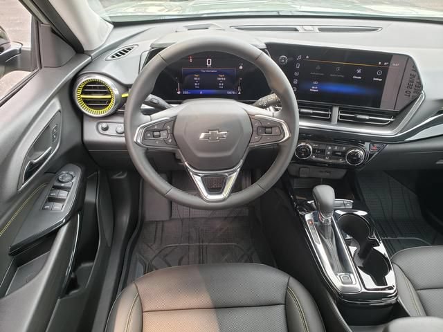 Used 2025 Chevrolet Trax ACTIV FWD image 15