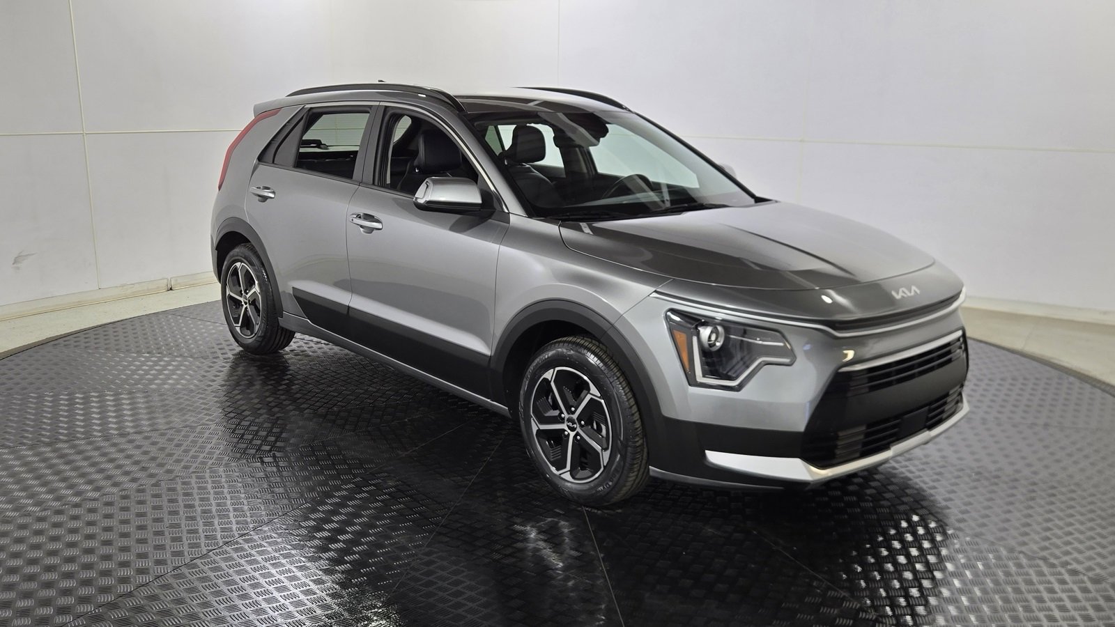Used 2023 Kia Niro EX