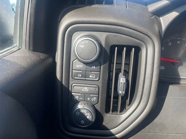 Used 2019 Chevrolet Silverado 1500 Custom w/ Custom Value Package image 3