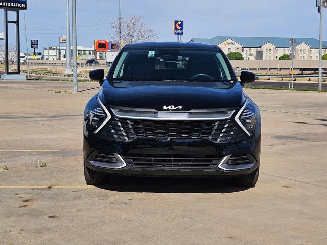 Used 2025 Kia Sportage LX video 2