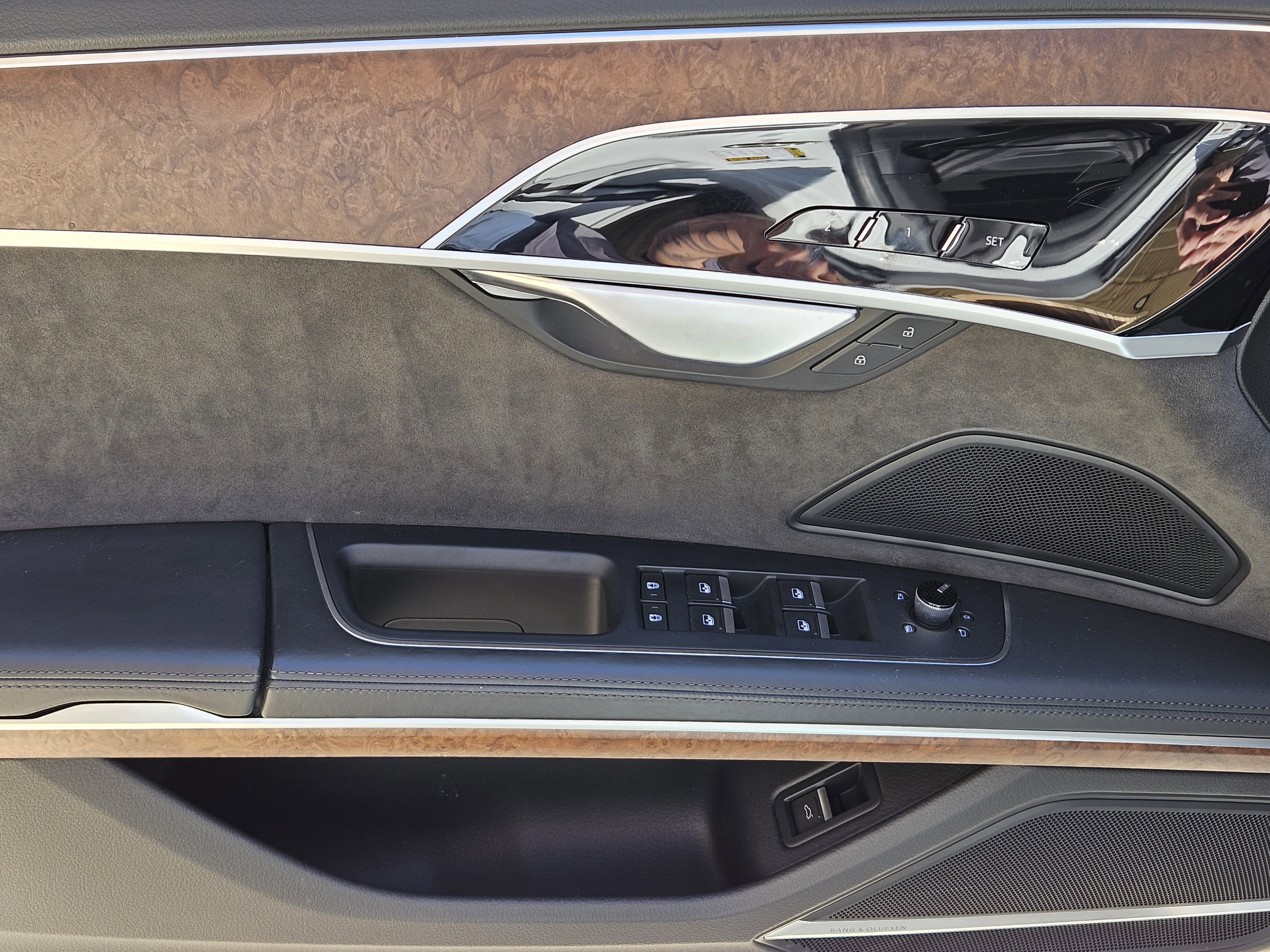 Used 2021 Audi A8 L 4.0T w/ Executive Plus Package image 23