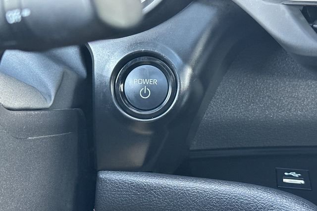 Used 2025 Toyota Sienna Limited image 27