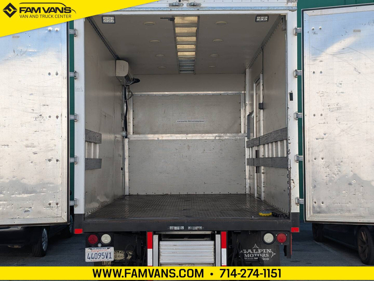 Used 2015 Ford F550 2WD Regular Cab Super Duty image 11