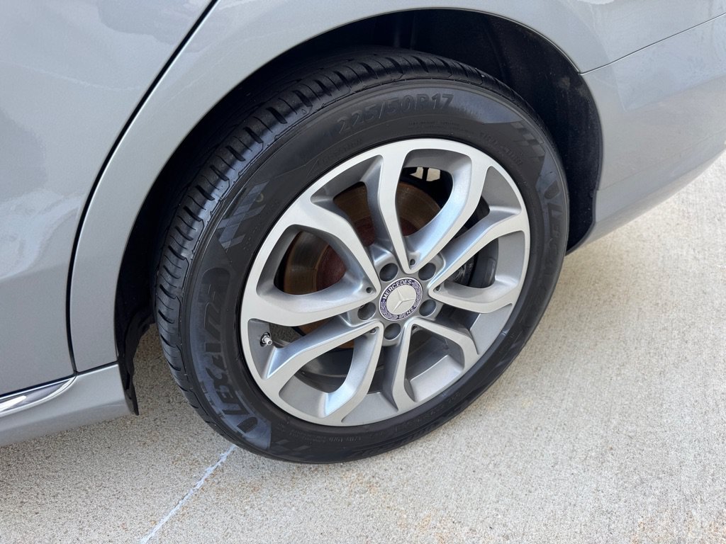 Used 2015 Mercedes-Benz C 300 4MATIC Sedan image 9
