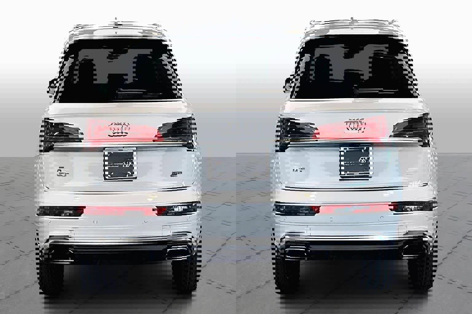 Certified 2025 Audi Q5 e Premium Plus image 4