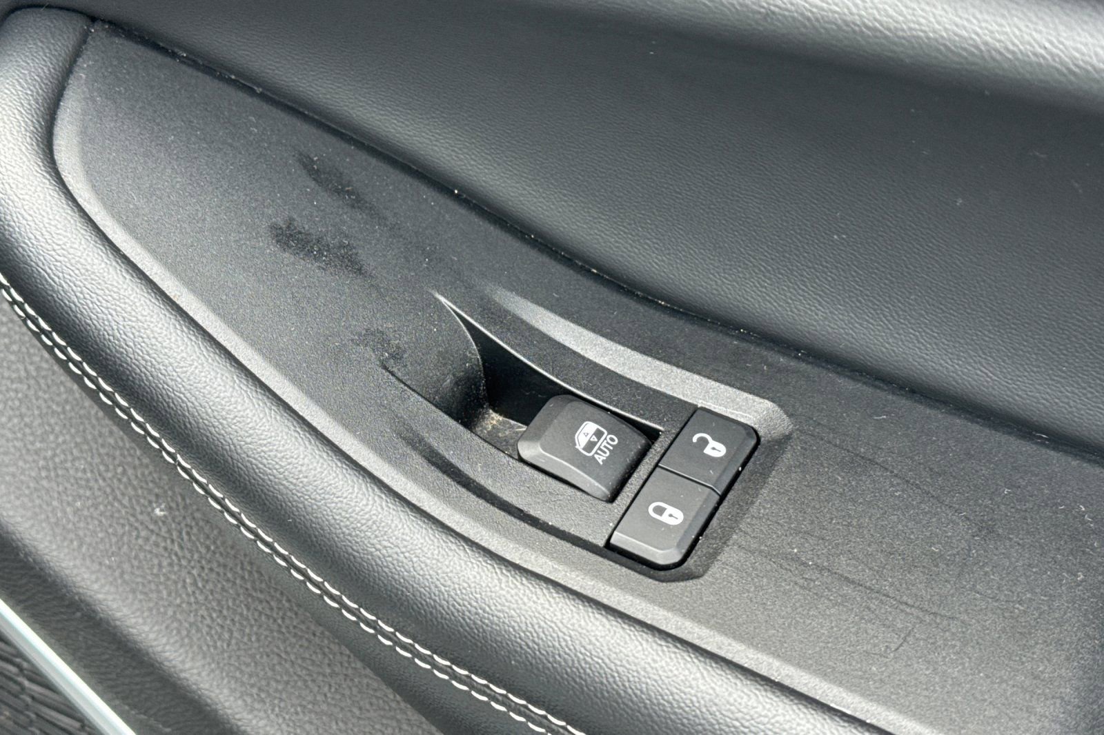 Used 2022 Jeep Grand Cherokee Limited image 22