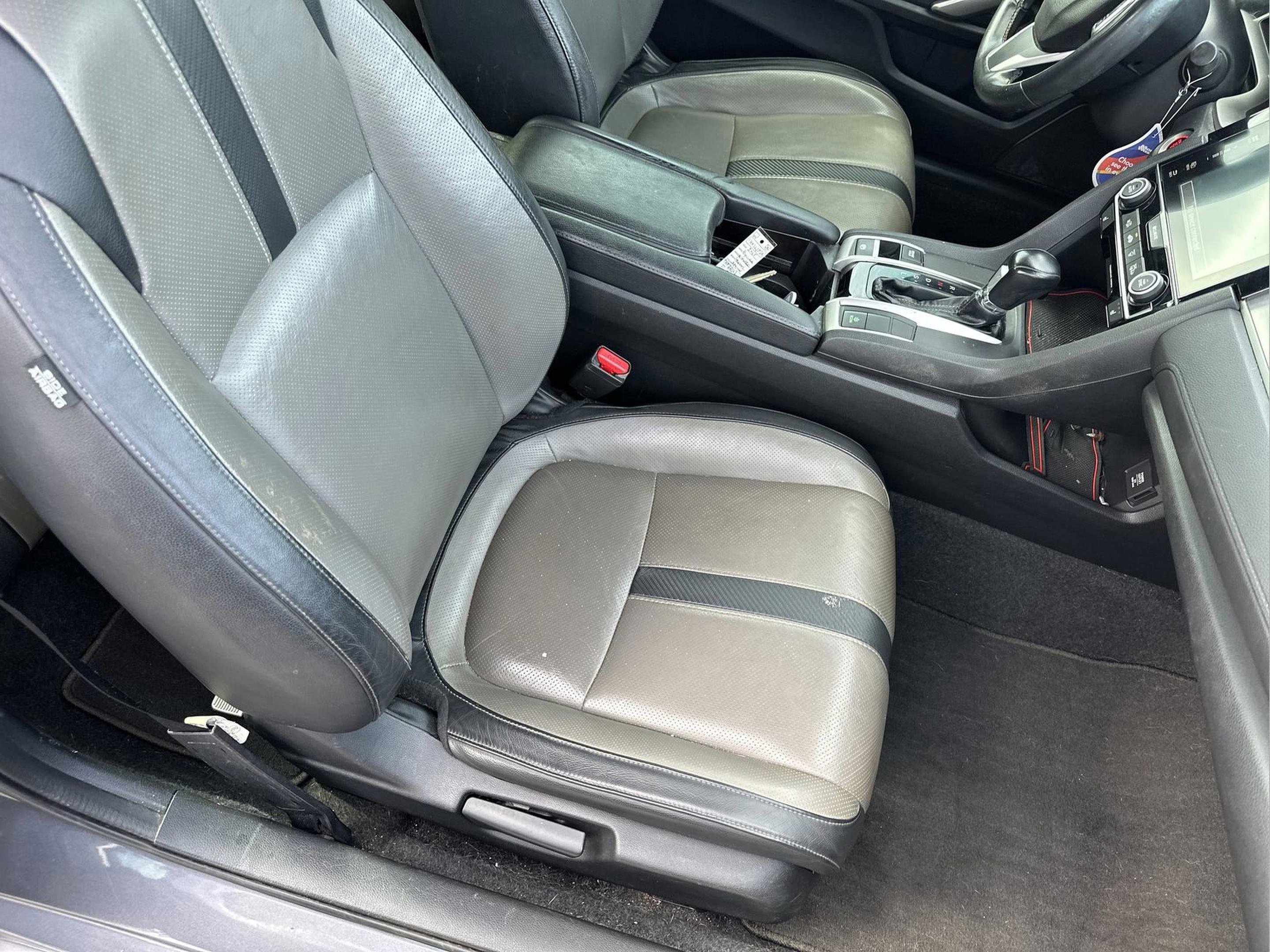 Used 2018 Honda Civic Touring image 17