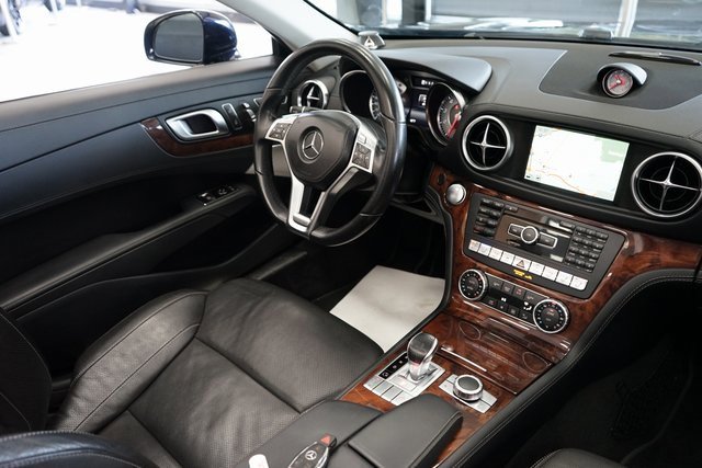 Used 2015 Mercedes-Benz SL 550 image 16