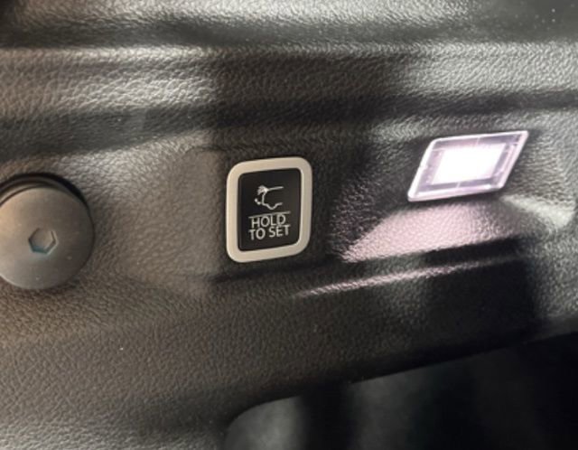 Used 2024 Jeep Grand Cherokee L Laredo image 55