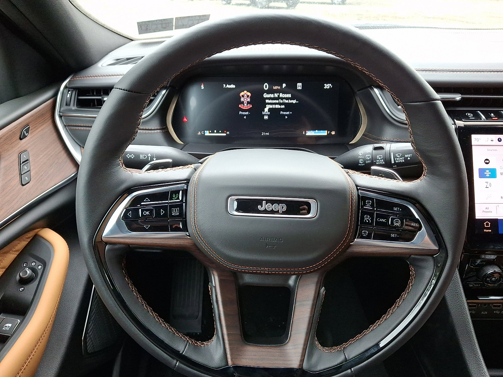 New 2025 Jeep Grand Cherokee Summit w/ Obsidian Package image 15