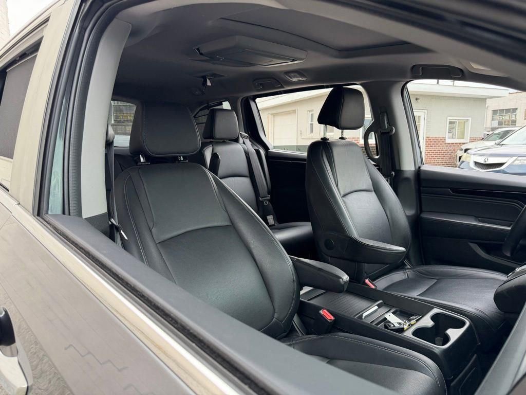 Used 2023 Honda Odyssey Touring image 9