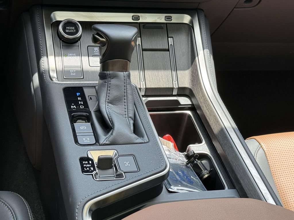 Used 2025 Lexus GX 550 w/ Accessory Package (Z1) AWD/4WD image 19