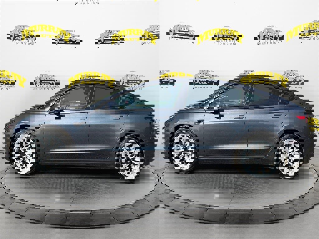 Used 2023 Tesla Model 3 Standard Range image 2