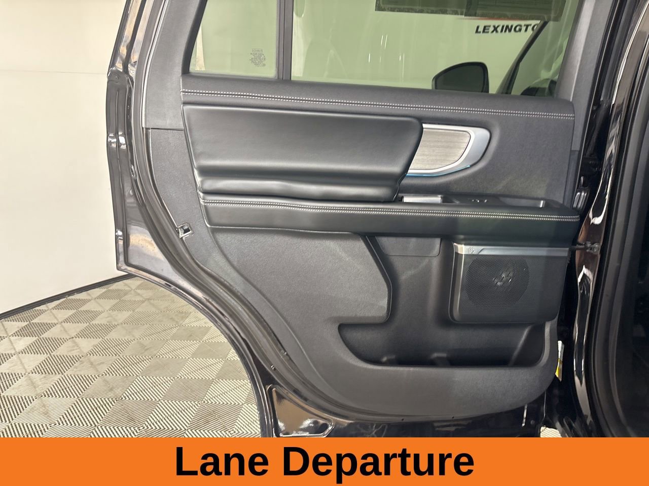 Used 2025 Ford Expedition Platinum image 20