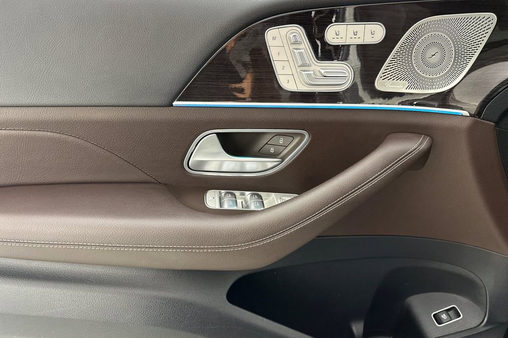 Certified 2023 Mercedes-Benz GLS 450 4MATIC image 11
