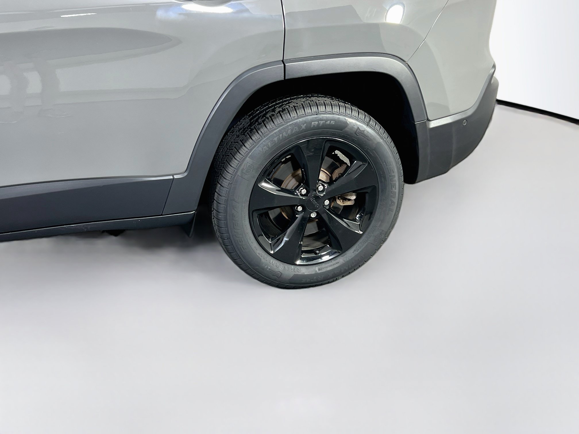 Used 2023 Jeep Cherokee Altitude Lux AWD/4WD image 30