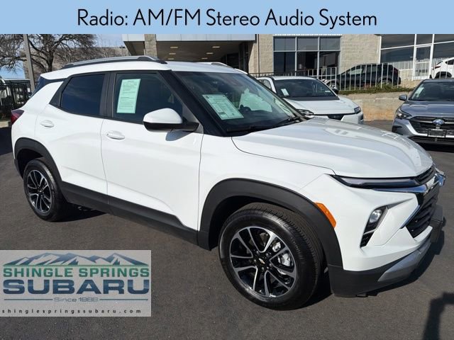 Used 2025 Chevrolet TrailBlazer LT image 2