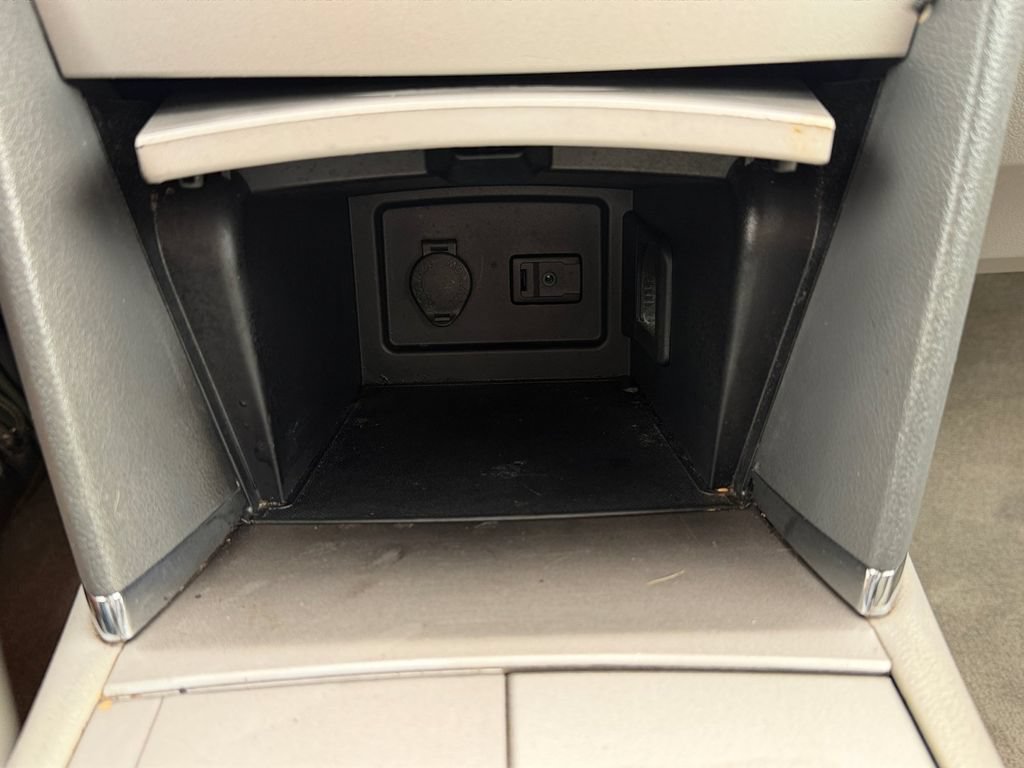 Used 2009 Toyota Camry FWD image 22