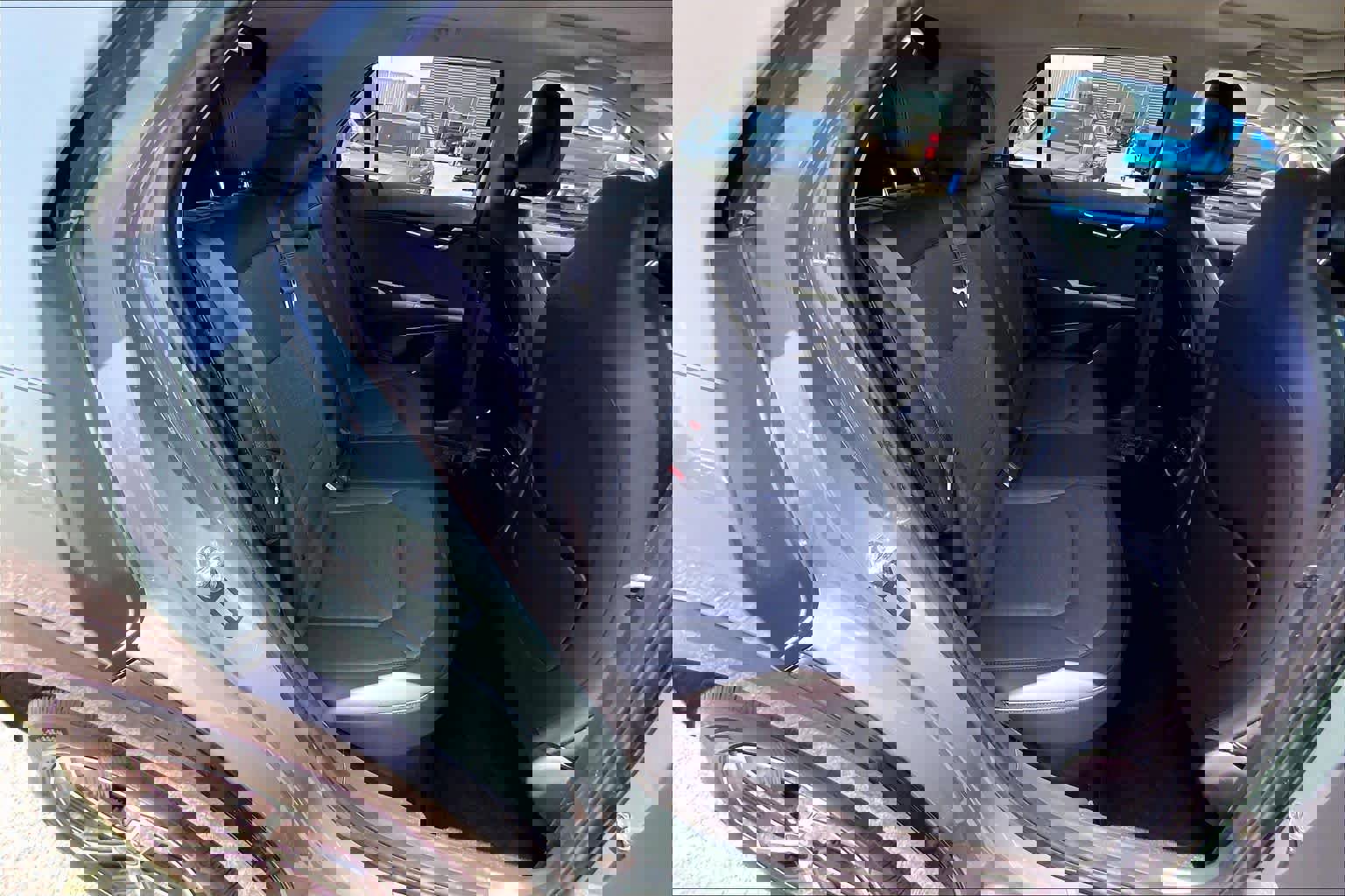 Used 2024 Kia Niro SX image 19