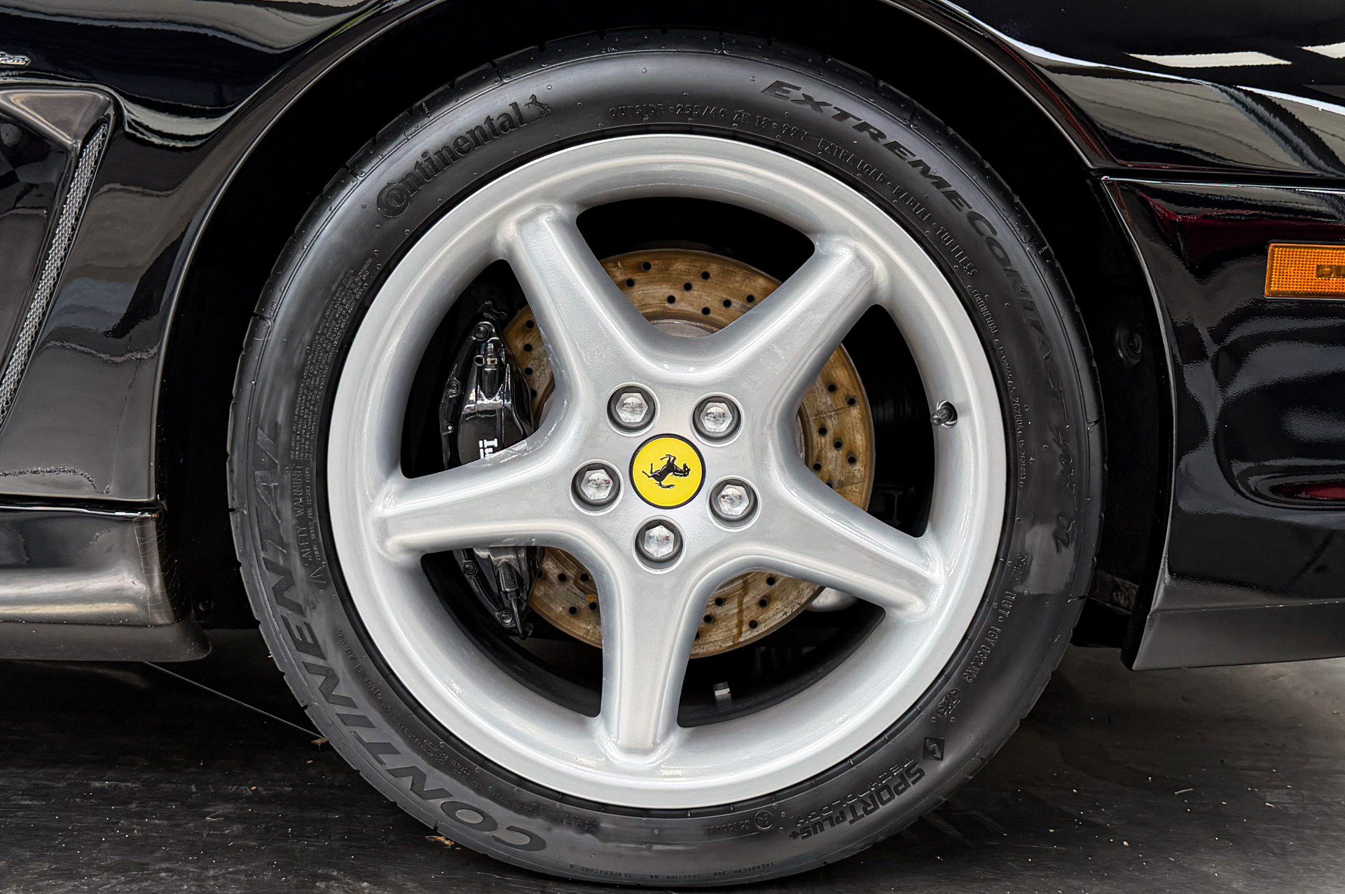 Used 1998 Ferrari 550 Maranello Coupe RWD image 31