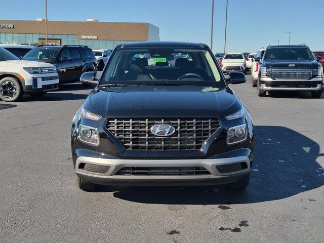 New 2026 Hyundai Venue SE image 2