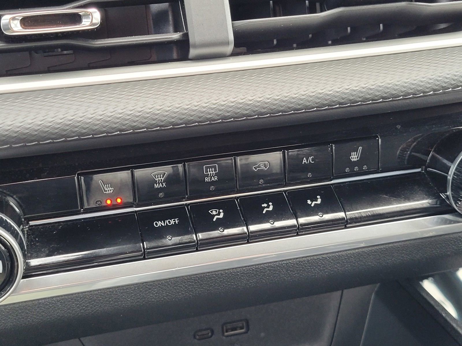 Used 2025 Chevrolet Equinox LT image 25