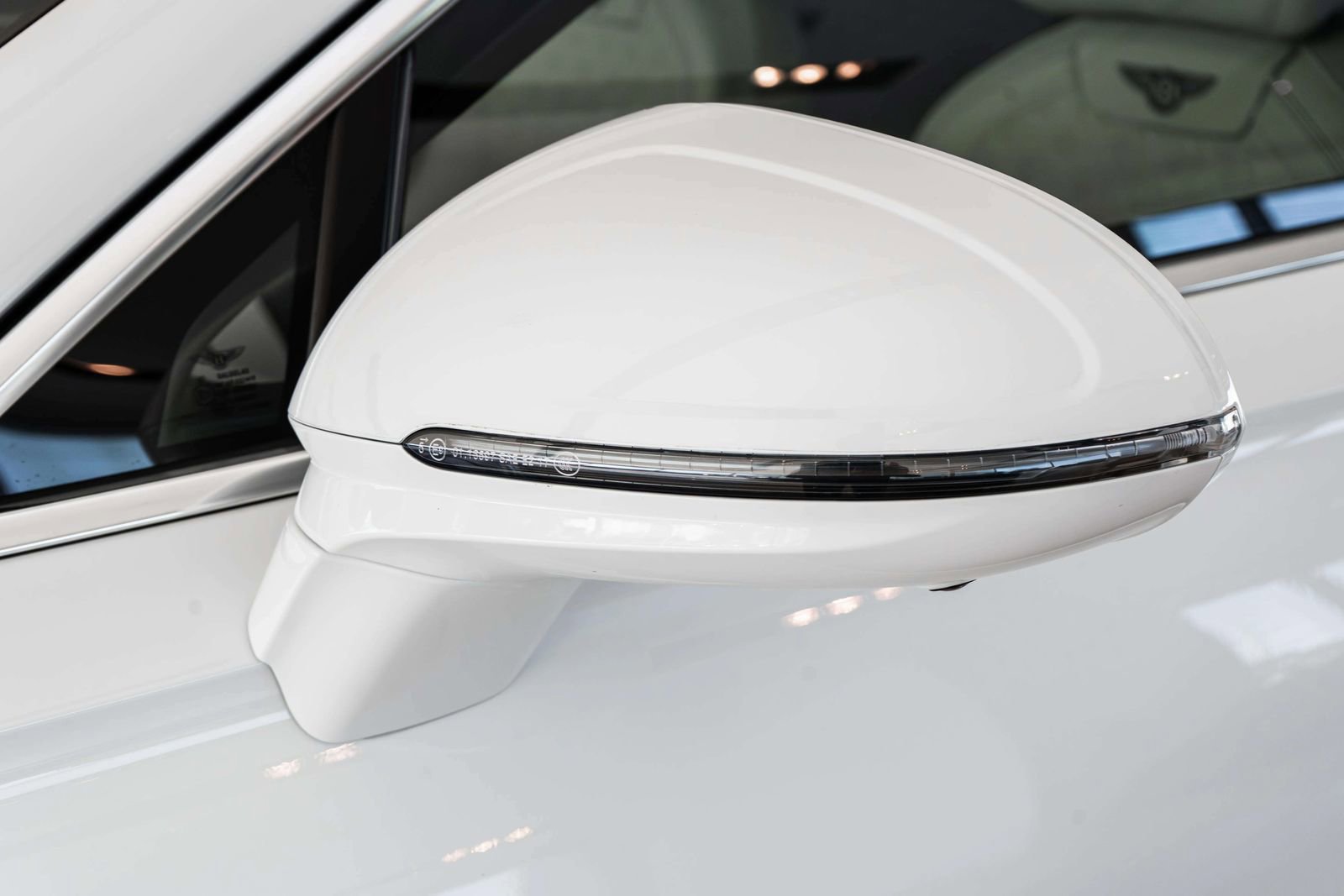 Used 2023 Bentley Flying Spur Azure AWD/4WD image 77