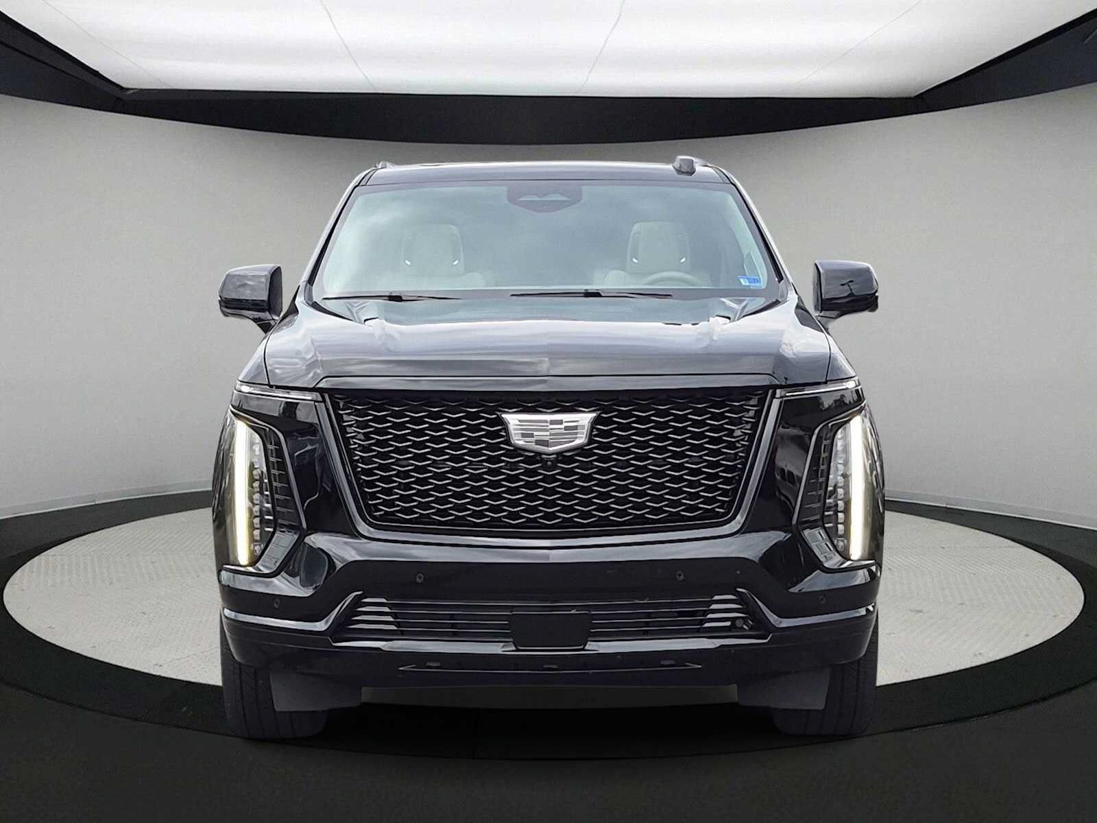 Used 2025 Cadillac Escalade Sport Platinum w/ LPO, ONYX Package AWD/4WD image 3