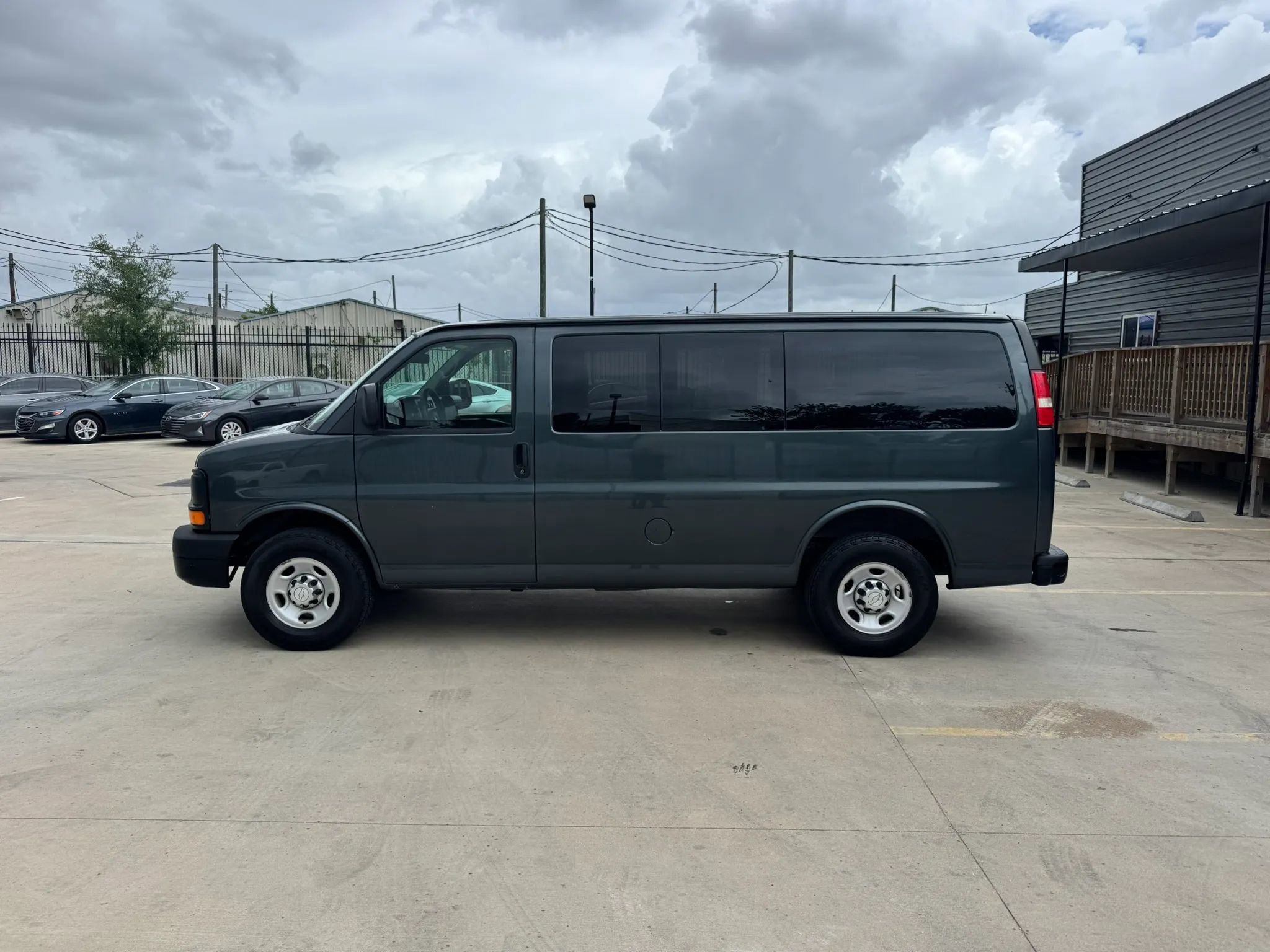 Used 2015 Chevrolet Express 2500 LS image 3