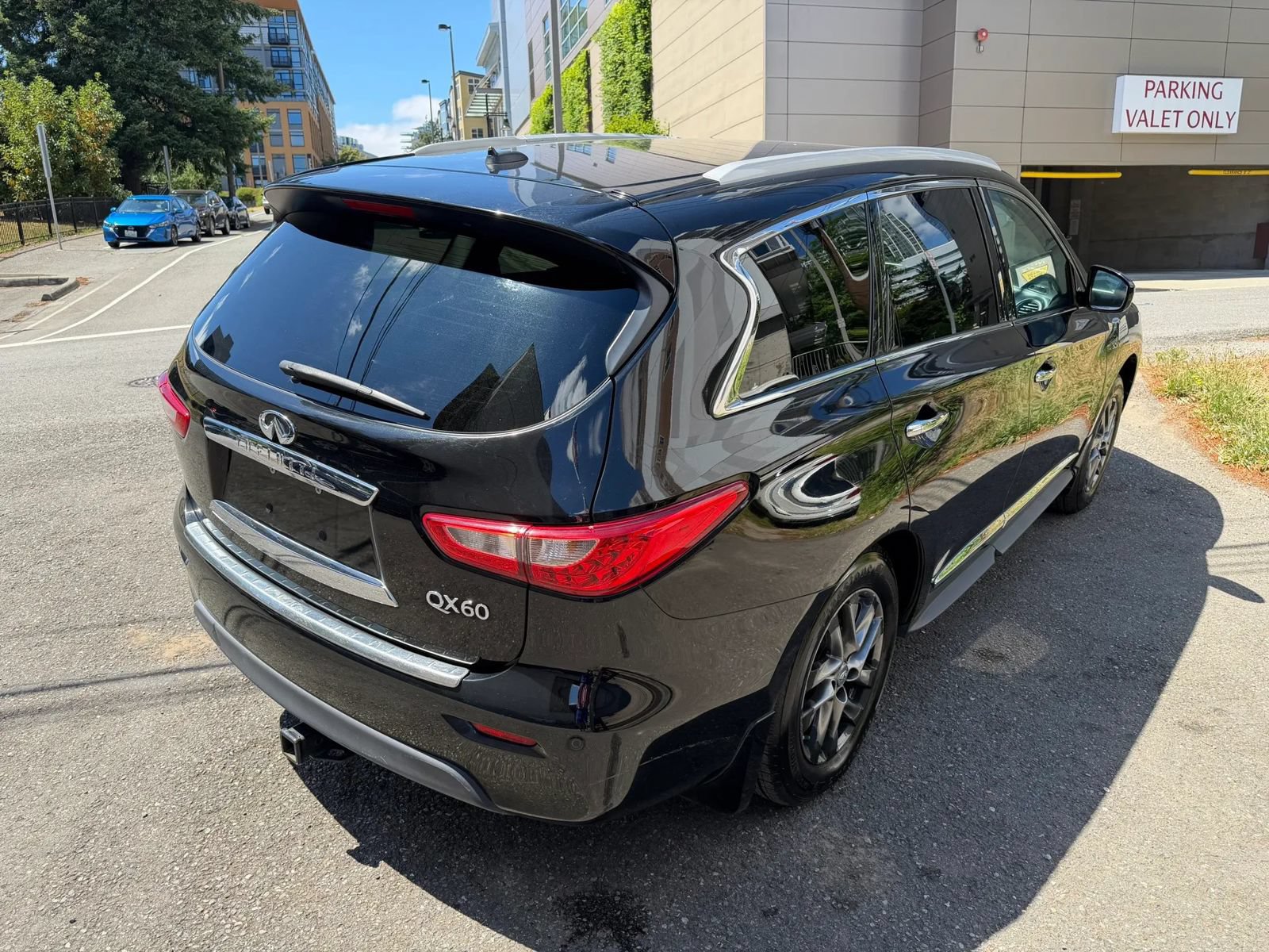 Used 2015 INFINITI QX60 Luxe w/ Premium Plus Package AWD/4WD image 6