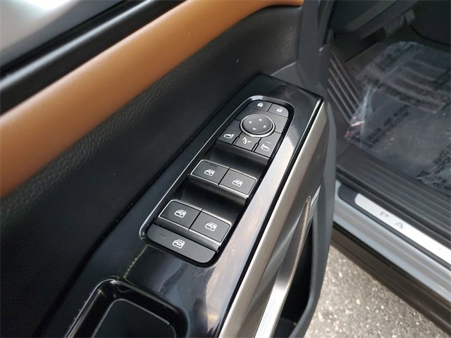 Used 2022 Nissan Pathfinder Platinum image 18