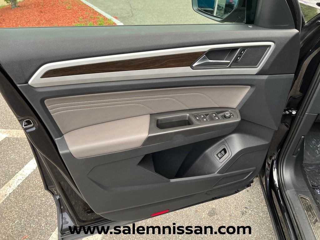 Used 2022 Volkswagen Atlas SE w/ Panoramic Sunroof Package AWD/4WD image 17