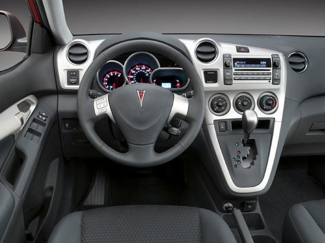 Used 2009 Pontiac Vibe w/ Preferred Package FWD image 4